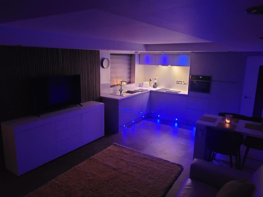 Sister'S Studio Лланелли Экстерьер фото
